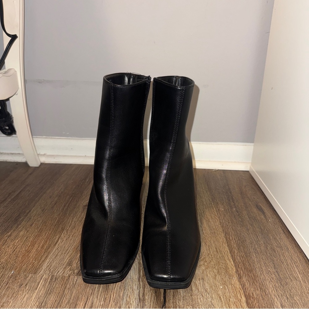 Elegant Black Ankle Boots